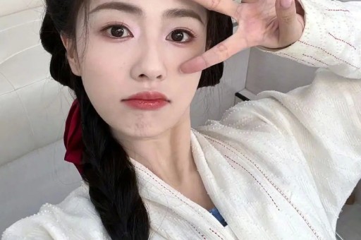 网红韩汶栩主动公开恋情 真诚官宣获网友认可